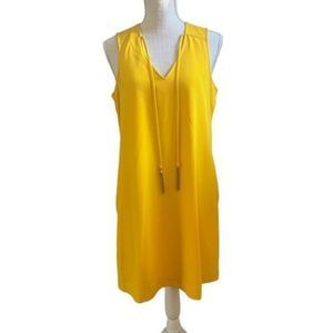 Trina Turk Beautiful Yellow Dress Size 6 Like Brand New w/ 2 pockets tie detail